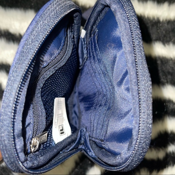 FILA Crossbody Camera Bag - Picture 4 of 5